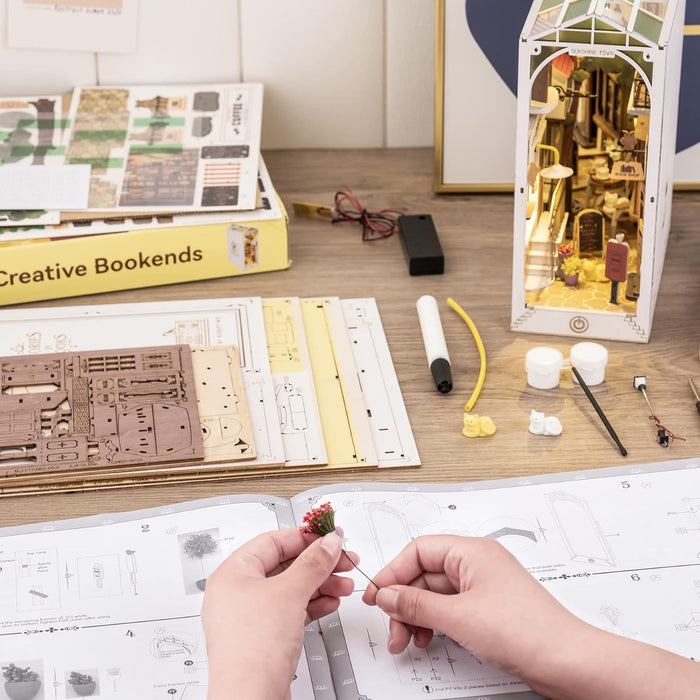 Book Nook Holzbausatz – Sunshine Town