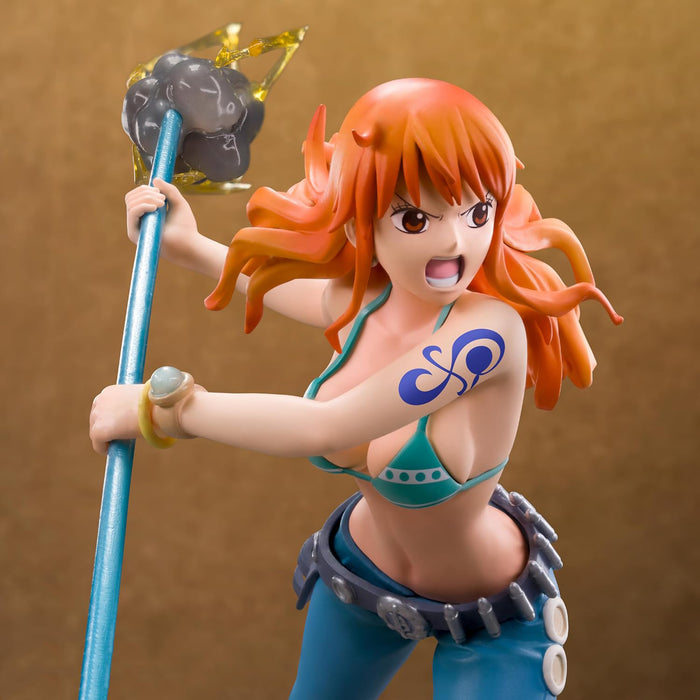 Figurine de collection One Piece Nami 1:10 gros plan angle