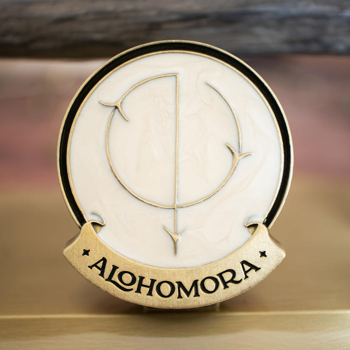 Harry Potter Zauberstab Alohomora mit Ständer und Anstecker