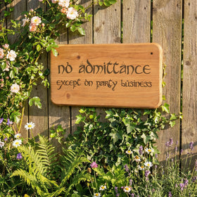 Holzschild – No Admittance