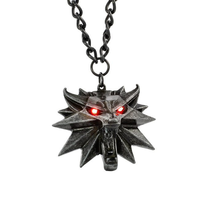 productImage-21982-the-witcher-3-wild-hunt-wolf-medaillon-mit-led-augen-5.jpg