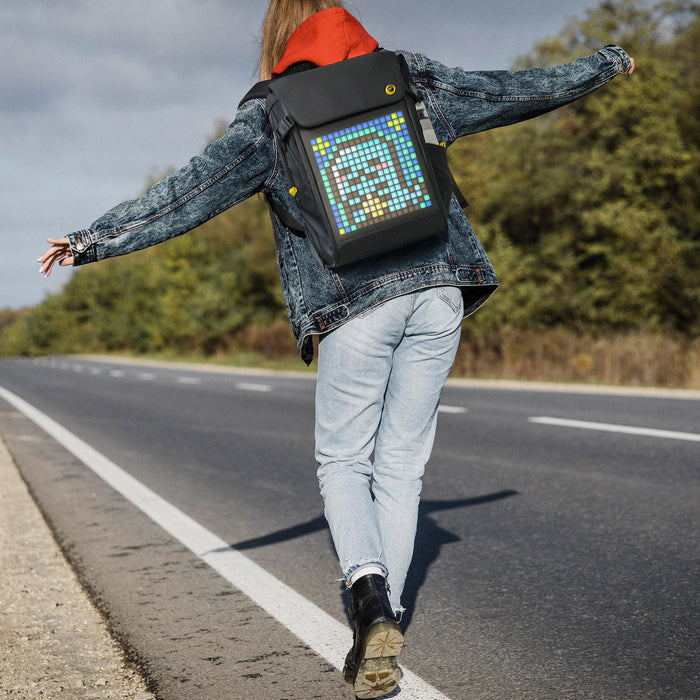 productImage-22433-divoom-pixoo-rucksack-mit-pixel-display-3.jpg